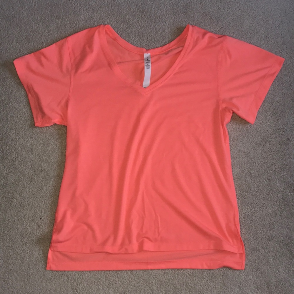 Lululemon workout shirt